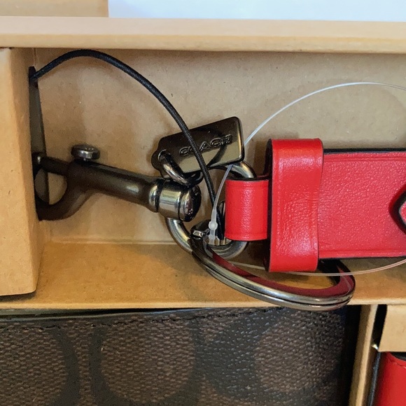 Boxed 3 In 1 Wallet Gift Set In Colorblock Signature Canvas - Picture 6 of 8